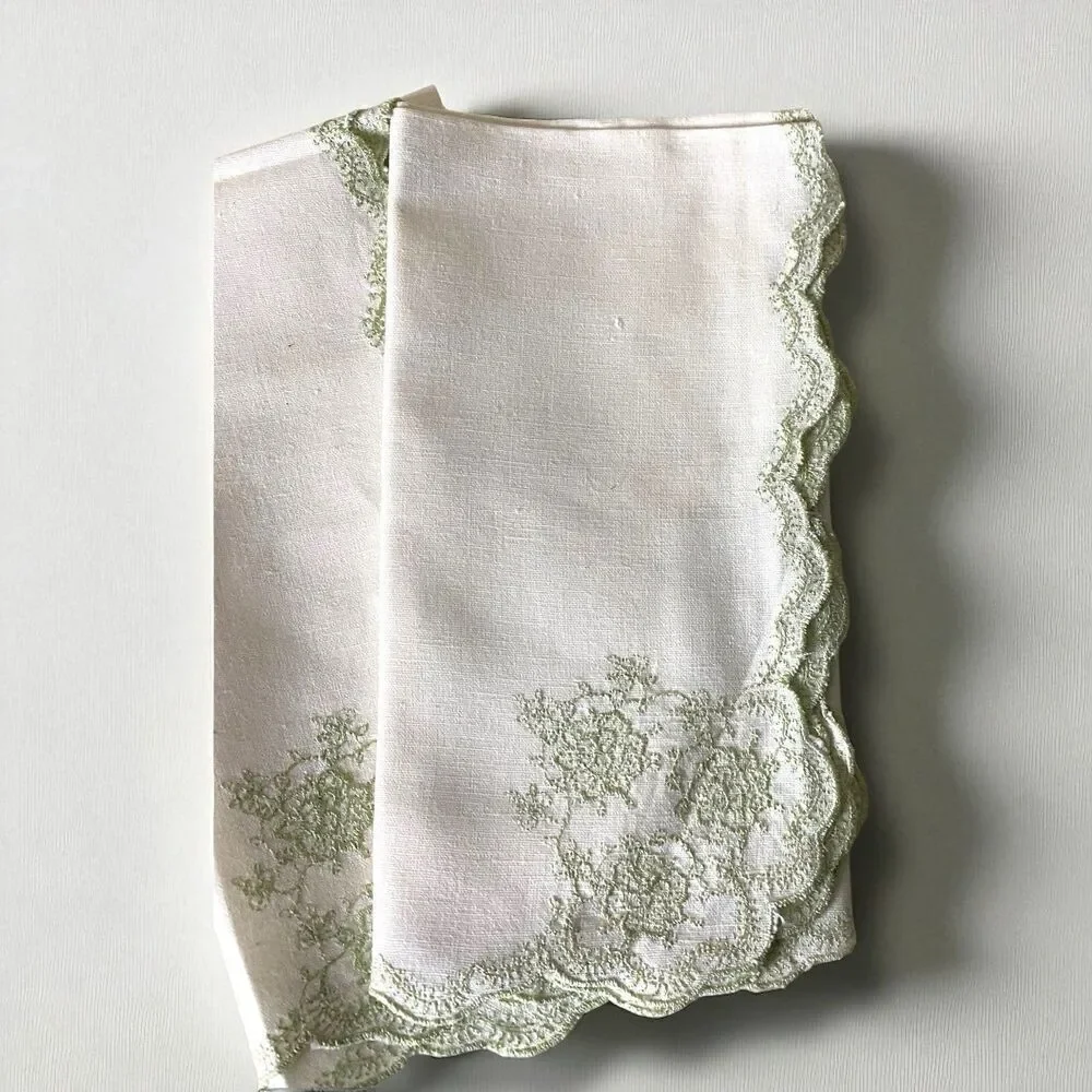 Simply Shabby Chic Rachel Ashwell Embroidered Cotton Linen Napkins Four 19”